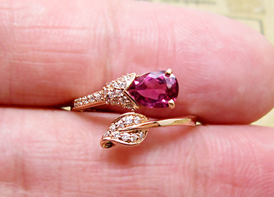 18K玫瑰金鑲嵌天然碧璽戒指 5*7優(yōu)質玫紅女戒，K金珠寶首飾批發(fā)新焦點