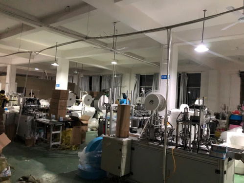 深網丨95后小伙除夕春節蹲守工廠三天，為湖北親朋搶寄出上萬個口罩